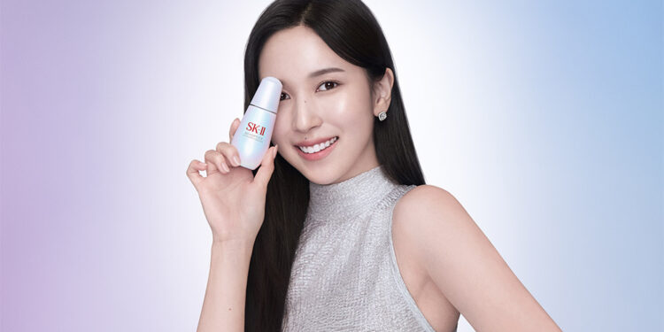 Pancarkan Aura Cantik Terbaik Lewat Sk-II Genoptics Ultraura Essence Baru