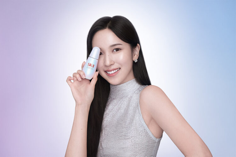 Pancarkan Aura Cantik Terbaik Lewat Sk-II Genoptics Ultraura Essence Baru