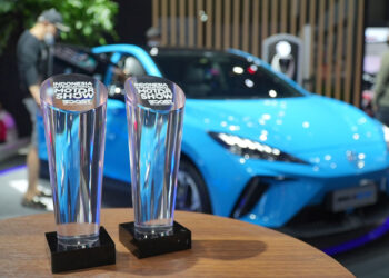 MG Cetak Hattrick, Borong Penghargaan The Most Favorite EV Car untuk MG4 EV dan The Most Favourite Best Booth di IIMS 2023