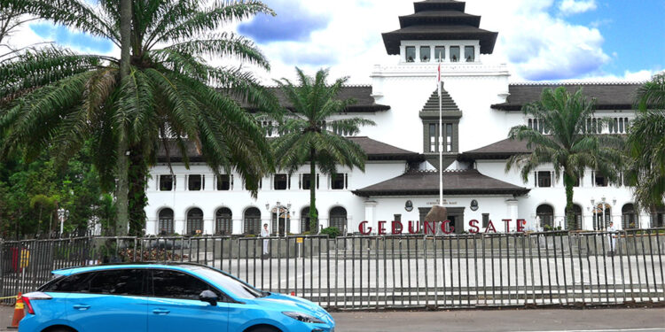 Jajal Jalur Mudik Jakarta – Bandung, MG4 EV Melesat Tanpa Repot Isi Ulang Daya