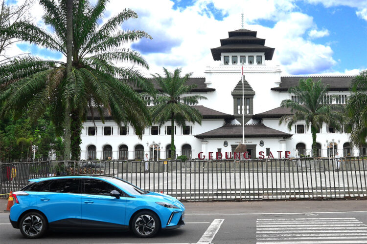 Jajal Jalur Mudik Jakarta – Bandung, MG4 EV Melesat Tanpa Repot Isi Ulang Daya