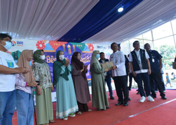 Berbagi Bahagia Bersama BRI Group Bagikan 1000 Paket Sembako