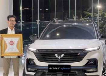 Wuling Almaz Hybrid Raih Predikat Indonesia Digital Popular Brand untuk Kategori SUV