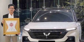 Wuling Almaz Hybrid Raih Predikat Indonesia Digital Popular Brand untuk Kategori SUV
