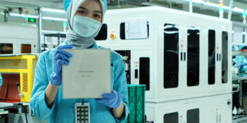 Melihat Proses Perakitan OPPO Find N2 Flip Sebagai Smartphone Flagship OPPO Pertama Diproduksi di Pabrik OPPO Indonesia