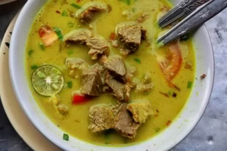 Ke Bogor Jangan Lupa Nikmati Soto Kuning Legendaris Pak M. Yusuf