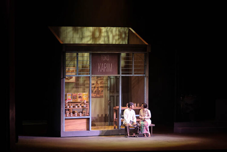 Ariyah Dari Jembatan Ancol, Sebuah Pentas Legenda Urban Masa Silam