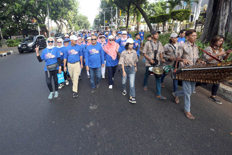 Jalan Santai PWI Pusat Rayakan HUT ke-62 IKWI Berlangsung Meriah