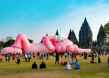 Menparekraf: “KAWS: Holiday Indonesia” di Candi Prambanan Jadi Daya Tarik Kuat untuk Wisatawan