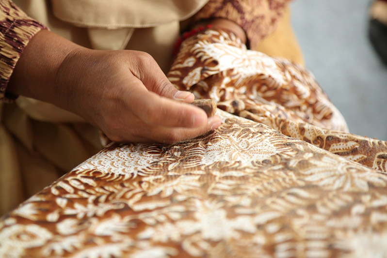 Angkat Karya Terbaru, Enam Designer Indonesia Hadirkan Batik Indramayu