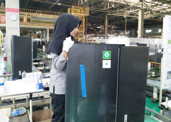 Sharp Indonesia Capai Produksi Lemari Es ke-25 Juta Unit