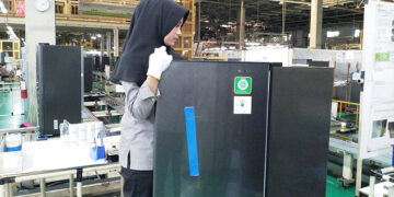 Sharp Indonesia Capai Produksi Lemari Es ke-25 Juta Unit