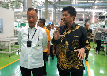 Menteri Perindustrian Republik Indonesia Kunjungi Pabrik AC Sharp Indonesia