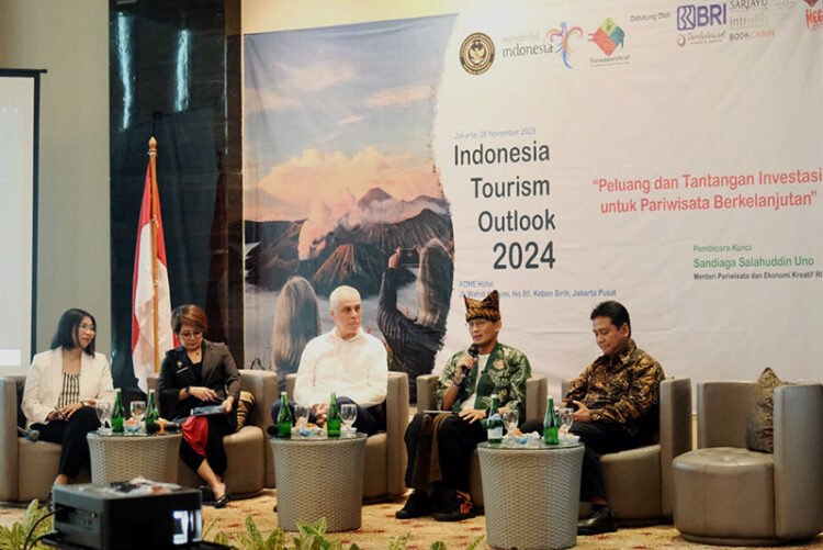 Pariwisata 2024 Diprediksi Cerah, Pemerintah Naikkan Target 14 Juta ...