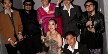 Frank & co. Meriahkan Malam Puncak AMI Awards ke-26 dengan Trophy Berlian