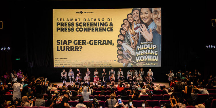 “Srimulat: Hidup Memang Komedi” Kisah Panggung Moyang Komedi Indonesia