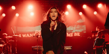 Isyana Sarasvati Tutup Tur Showcase Album Keempat dengan Gemerlap