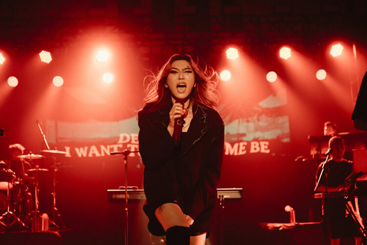 Isyana Sarasvati Tutup Tur Showcase Album Keempat dengan Gemerlap