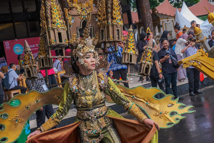 Semarakkan Peluncuran KEN 2024, Ragam Parade Festival Seni dan Budaya Ditampilkan Secara Meriah