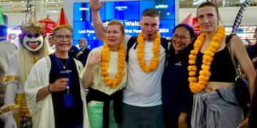 Kemenparekraf Sambut Wisman Pertama di Tahun 2024 dari Australia di Bali