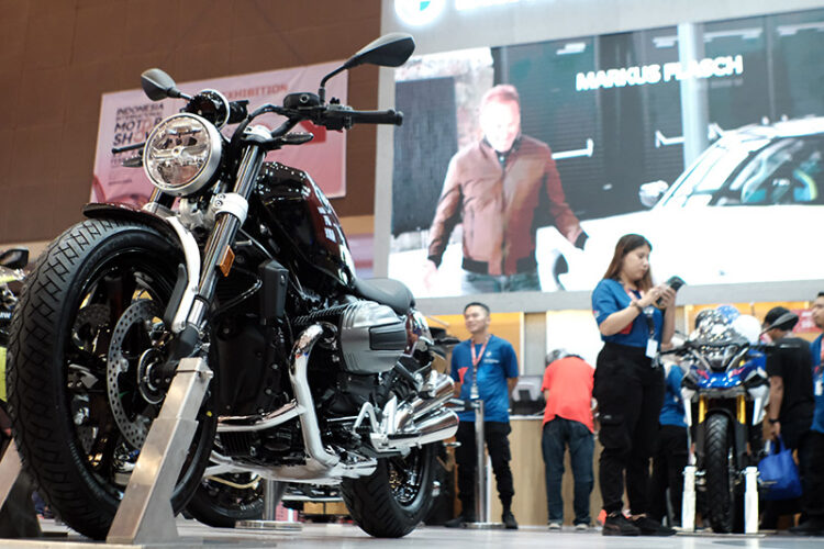 BMW Motorrad Luncurkan R12, Classic Cruiser dengan Sentuhan Modern di IIMS 2024