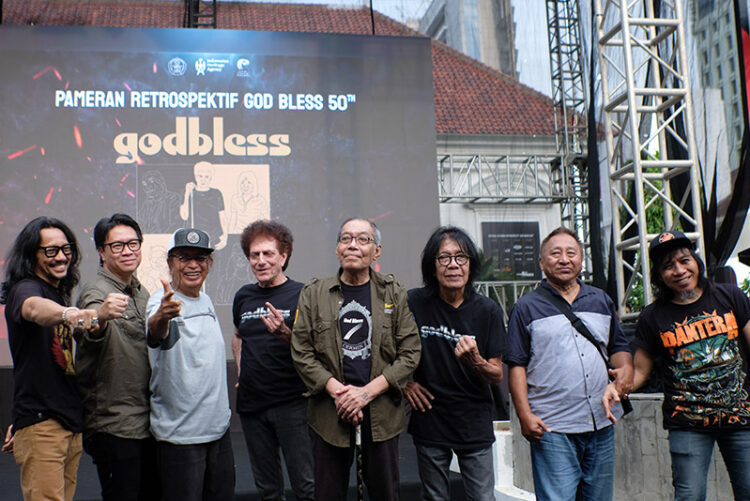 God Bless Gelar Pameran Retrospektif 50 Tahun Perjalanan Karier