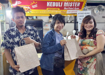 Bunda El dari Mister Kebab Bagikan Takjil dan Bingkisan kepada Jurnalis Video
