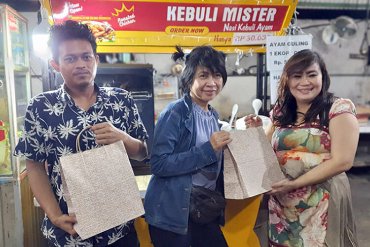 Bunda El dari Mister Kebab Bagikan Takjil dan Bingkisan kepada Jurnalis Video