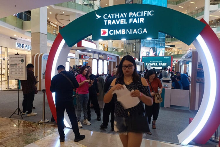 CIMB Niaga Tawarkan Promosi Tiket Perjalanan Seru di Cathay Pacific Travel Fair 2024