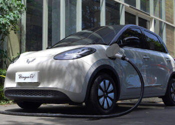 Komitmen Membangun Ekosistem EV, Wuling Resmikan 6 Titik DC Charging