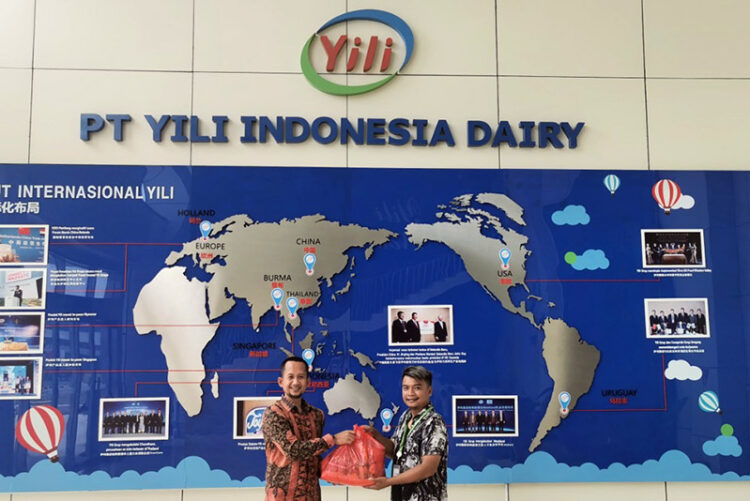 Yili melalui Joyday Salurkan Bantuan melalui YKAI dan Komunitas Sosial