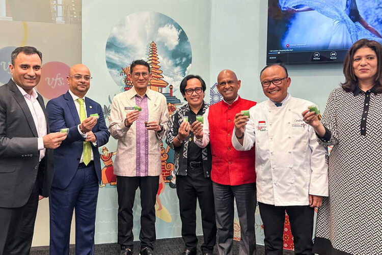 Kunker ke UAE, Menparekraf Kunjungi “Wonderful Indonesia Corner” di Wafi City Mall Dubai