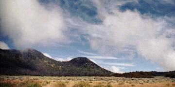 5 Panorama Memukau di Gunung Papandayan yang Wajib Dilihat