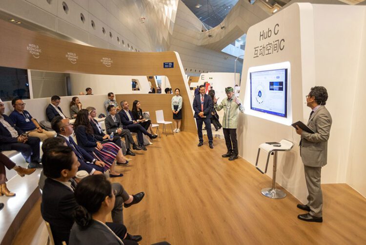 Menparekraf Sampaikan Praktik Berkelanjutan Parekraf Saat “Annual Meeting of The New Champions 2024″ di Tiongkok