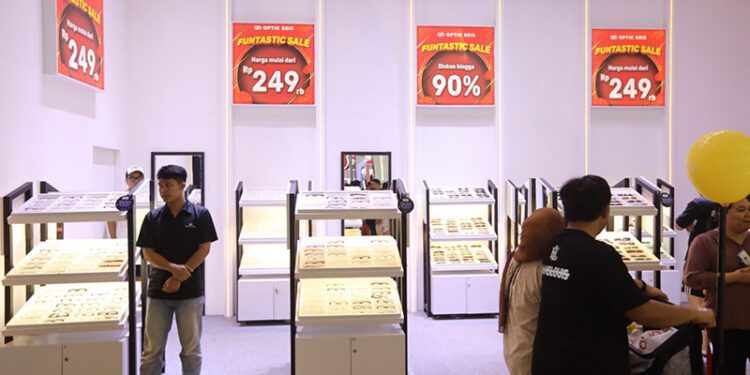 Beli 1 Gratis 1, Dapatkan Seabrek Promo Produk Kacamata di Jakarta Fair 2024