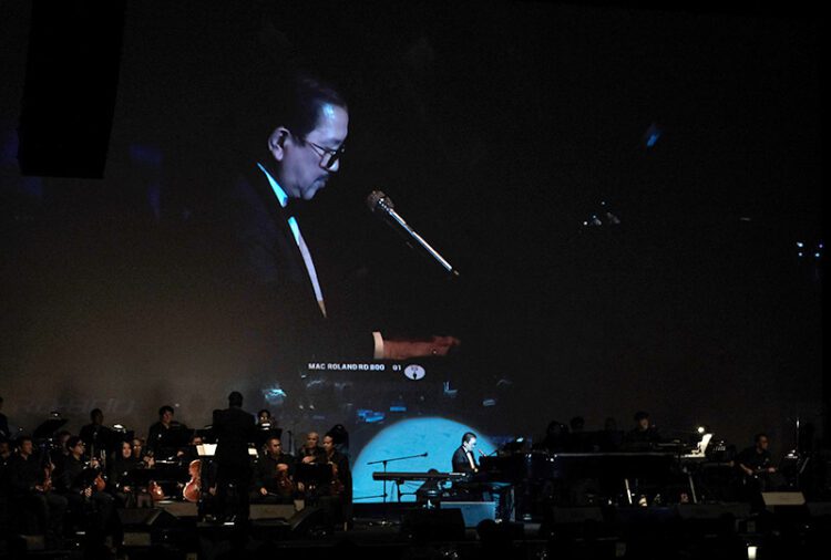 Tuai Pujian, Tony Wenas Sukses Gelar Konser Tunggalnya “The Piano Man”