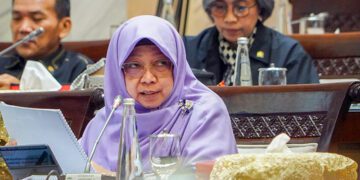 Anis Byarwati Tekankan Pengembangan Perbankan Syariah dalam Rapat Kerja dengan OJK