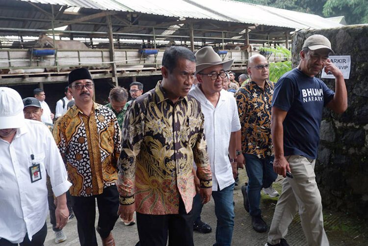 Menteri Pertanian Apresiasi Dedikasi Arie Triyono dan Didik dalam Mendorong Swasembada Daging dan Susu