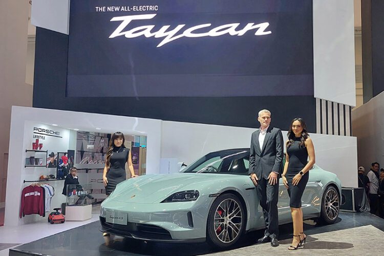 Porsche Indonesia Perkenalkan Porsche Taycan Terbaru dan Panamera Generasi Ketiga di GIIAS 2024