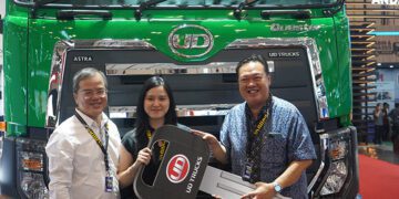UD Trucks Quester Lakukan Serah Terima 30 Unit Quester GKE 280 kepada PT Cakraindo Mitra International