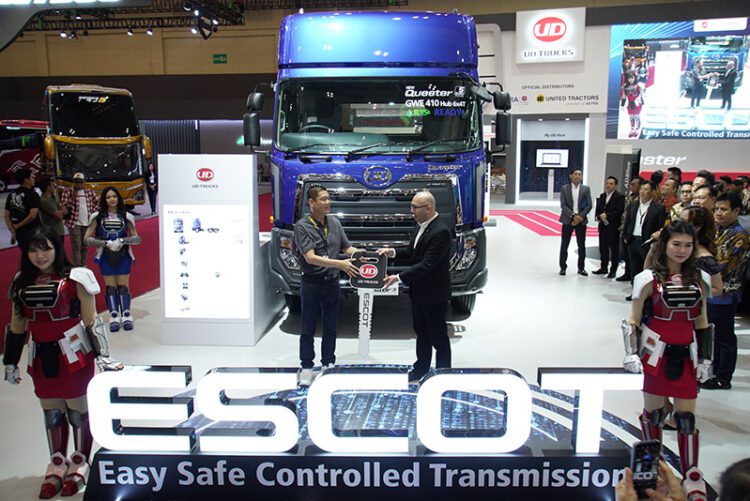 UD Trucks Meluncurkan Quester Revolusioner dengan ESCOT di GIIAS 2024