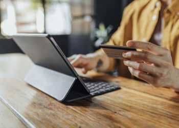 Libur Lebaran di Indonesia: Transaksi E-commerce Melampaui Toko Offline