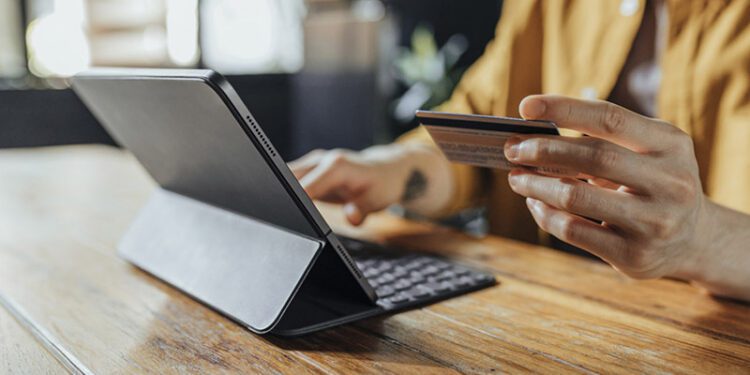 Libur Lebaran di Indonesia: Transaksi E-commerce Melampaui Toko Offline