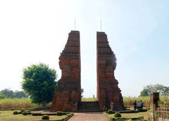 Gapura Wringin Lawang, Pintu Gerbang Menuju Ibukota Majapahit