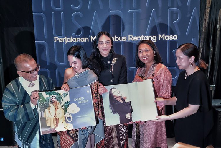 The Palace Jeweler dan Samuel Wattimena Rayakan Warisan Budaya Lewat Peluncuran Buku “Nusantara”