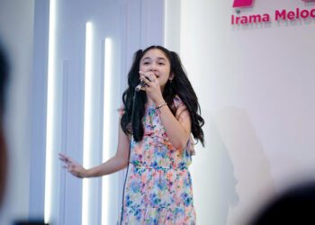 Pinky Awahita, Jadi Bintang di Pembukaan Sekolah Vocal Irama Melodi