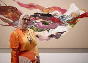 Hadirkan Karya Lukis Tentang Perenungan Makna Hidup, Yeni Fatmawati Gelar 25 Karya Lukisnya