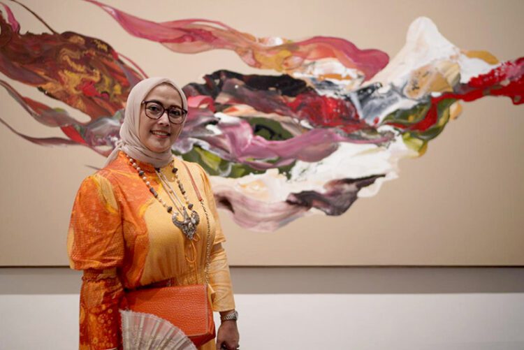 Hadirkan Karya Lukis Tentang Perenungan Makna Hidup, Yeni Fatmawati Gelar 25 Karya Lukisnya