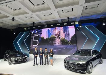 BMW Group Indonesia Luncurkan BMW i5 Touring dan Layanan Individual Two-Tone Finish untuk BMW Seri 7