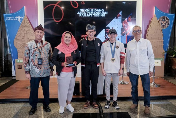 Kemenparekraf dan FPTI Kolaborasi Terapkan SKKNI untuk Pemandu Panjat Tebing, Dorong SDM Pariwisata Berkualitas